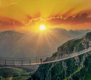 Hängebrücke Stubnerkogel bei Sonnenuntergang